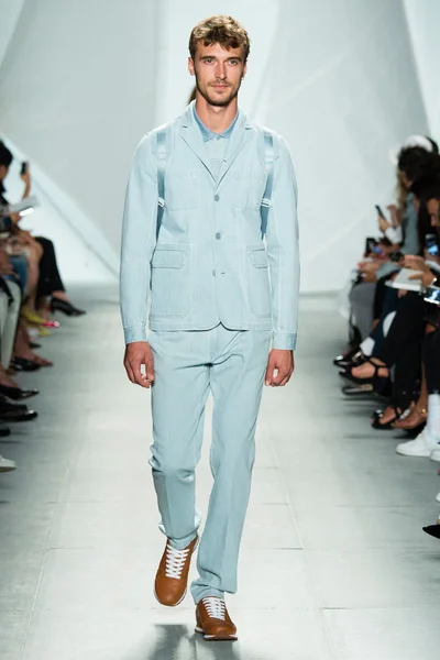 Look 37